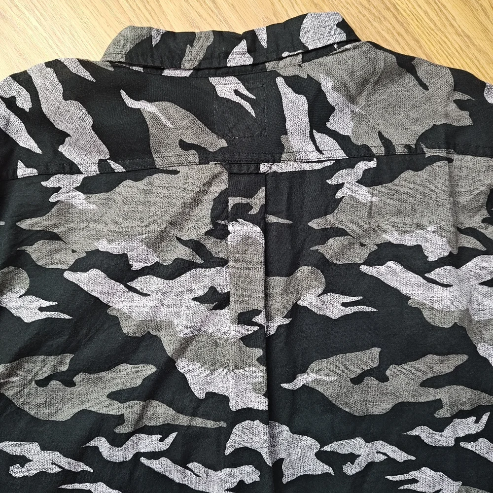 Levi's Men's Black Gray Camouflage Button-up Long Sleeve Shirt